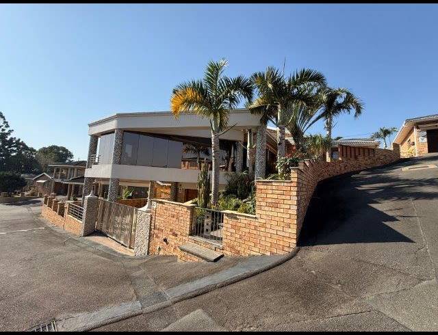 4 BEDROOM TOWNHOUSE FOR SALE IN MALVERN